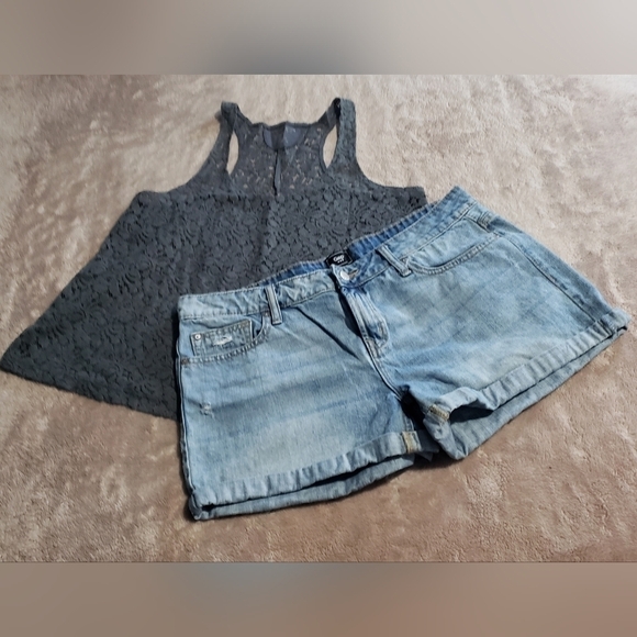 Gap and Arizona a set of blouse and shorts - Picture 2 of 8